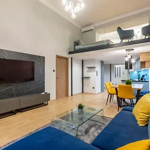 Exclusive New York In The Heart Of Boedapest